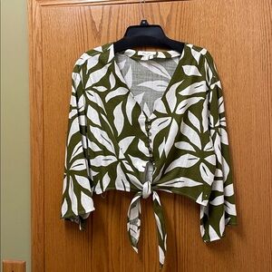 Green and White Leaf Print Blouse